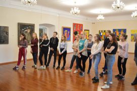 Студенты познакомились с современной российской живописью