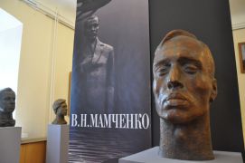 Выставку скульптора посетил его друг и родственник 